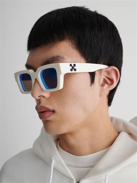 AF VIRGIL SUNGLASSES in white .